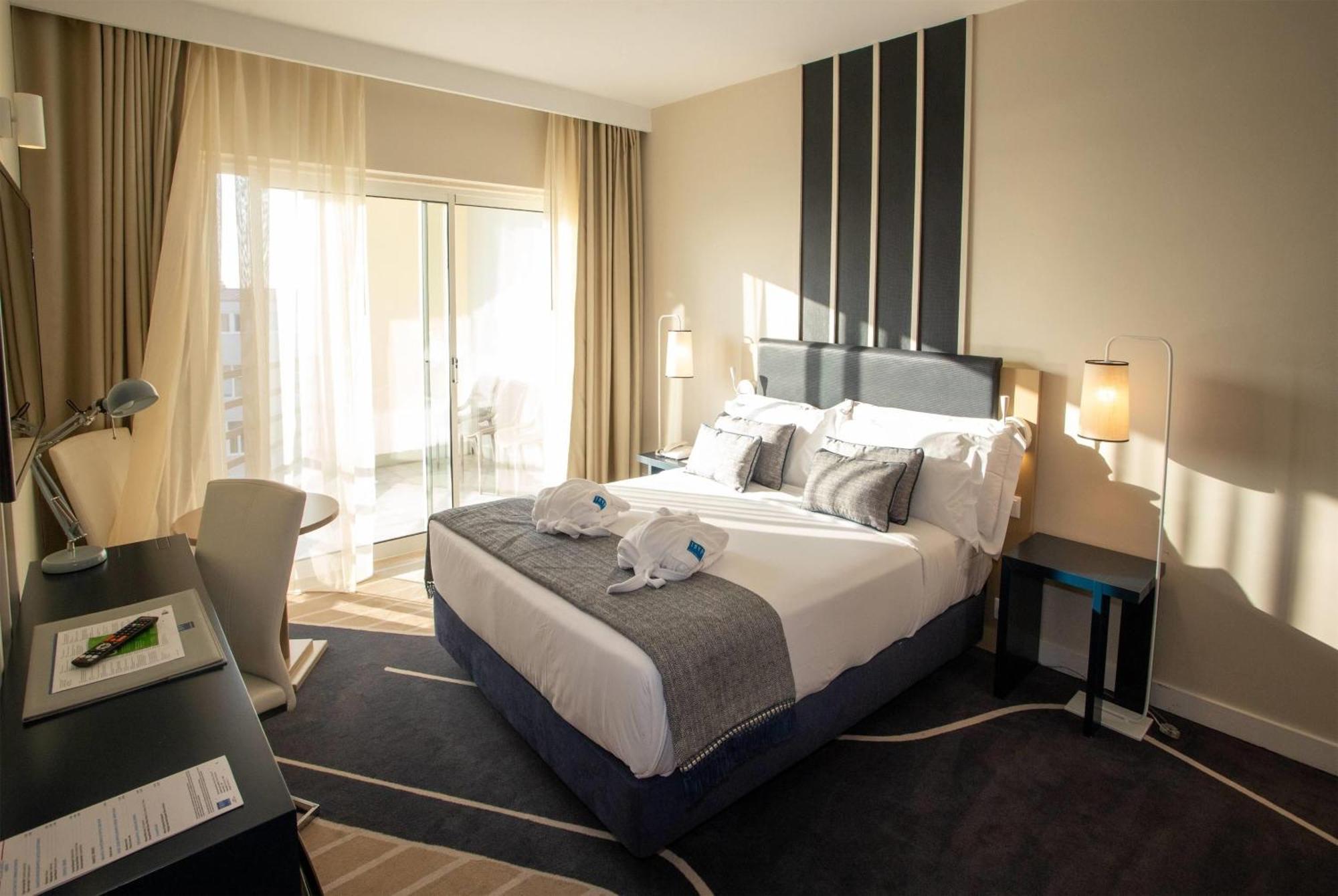 1 Double Bed Deluxe Village View Non-Smoking